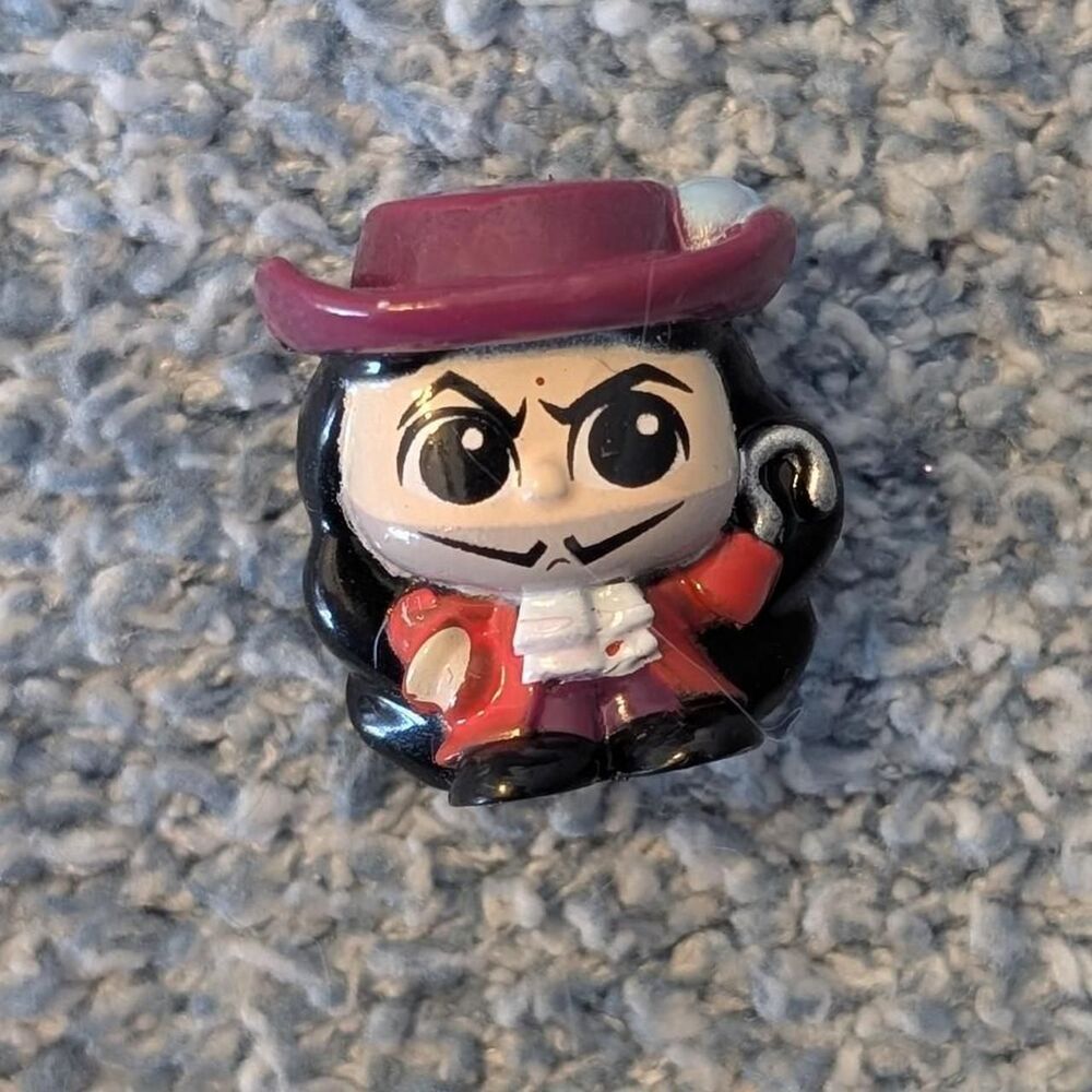 Disney Doorable Captain Hook Peter Pan Rare Squish A Lot Series 3 1" Foam Figure